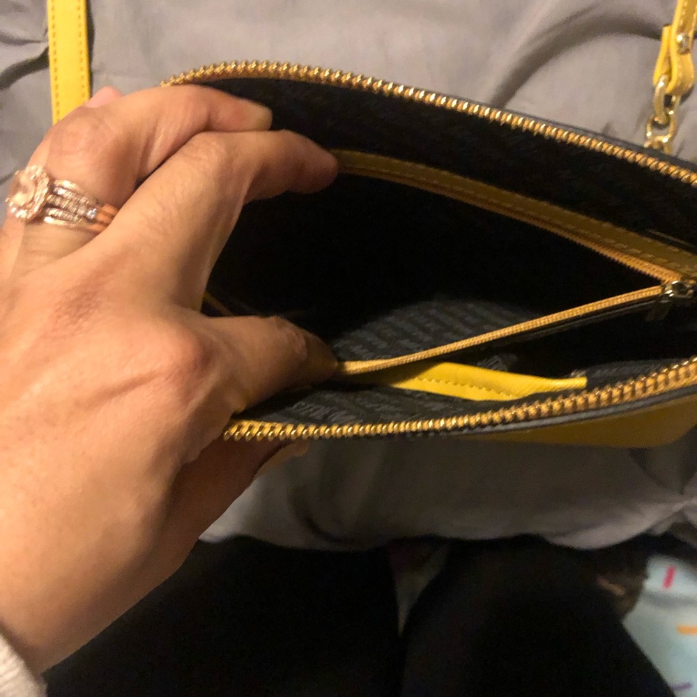Steve Madden Crossbody Chain Purse Yellow
Item 21 - Picture 7 of 7
